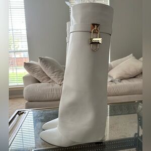 Super beautiful Shark Lock  Boots!